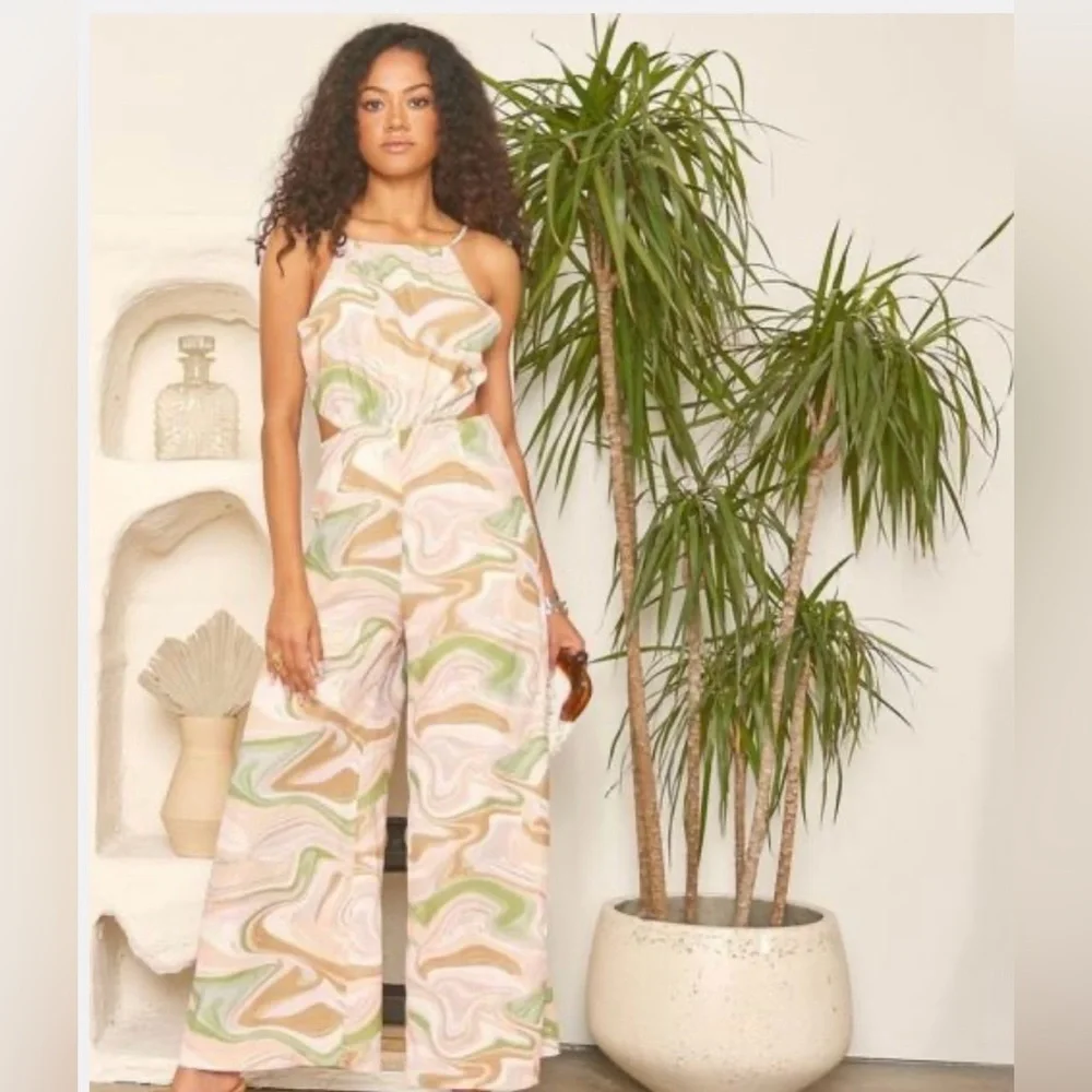 LUSH Danielle Retro Print Cut-Out, Open Back Jumpsuit NWOT - Picture 2 of 7